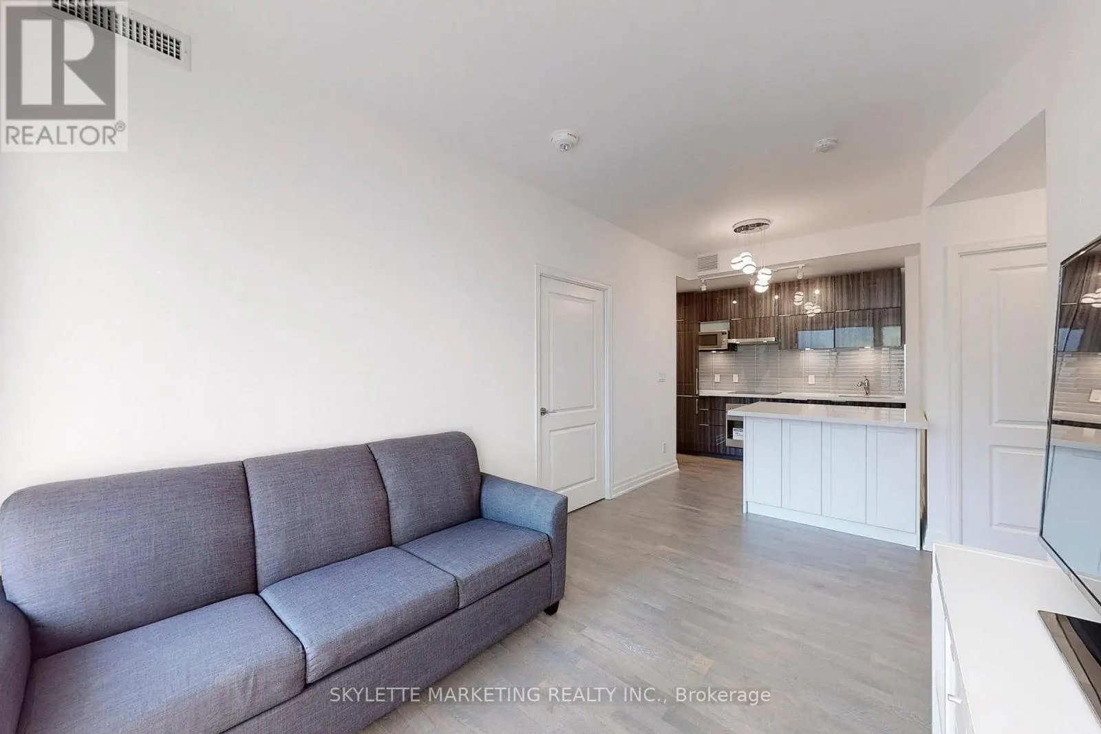 529A - 10 ROUGE VALLEY DRIVE W