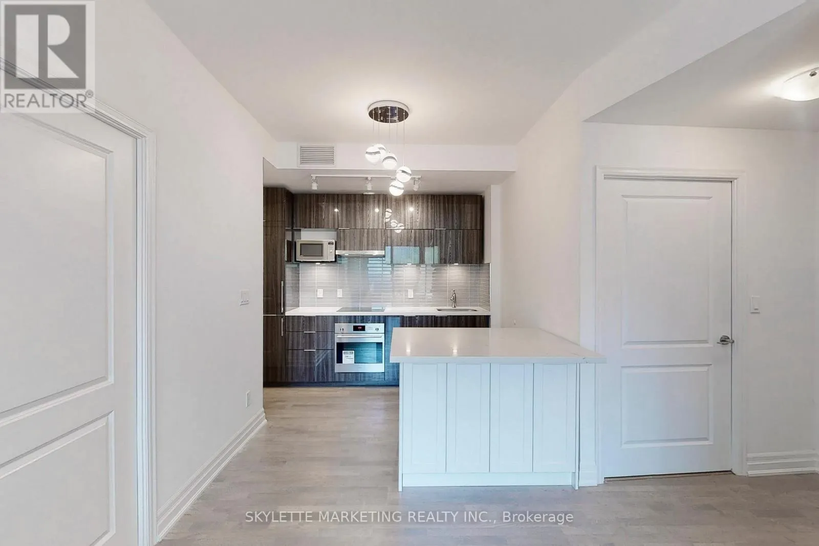 529A - 10 ROUGE VALLEY DRIVE W