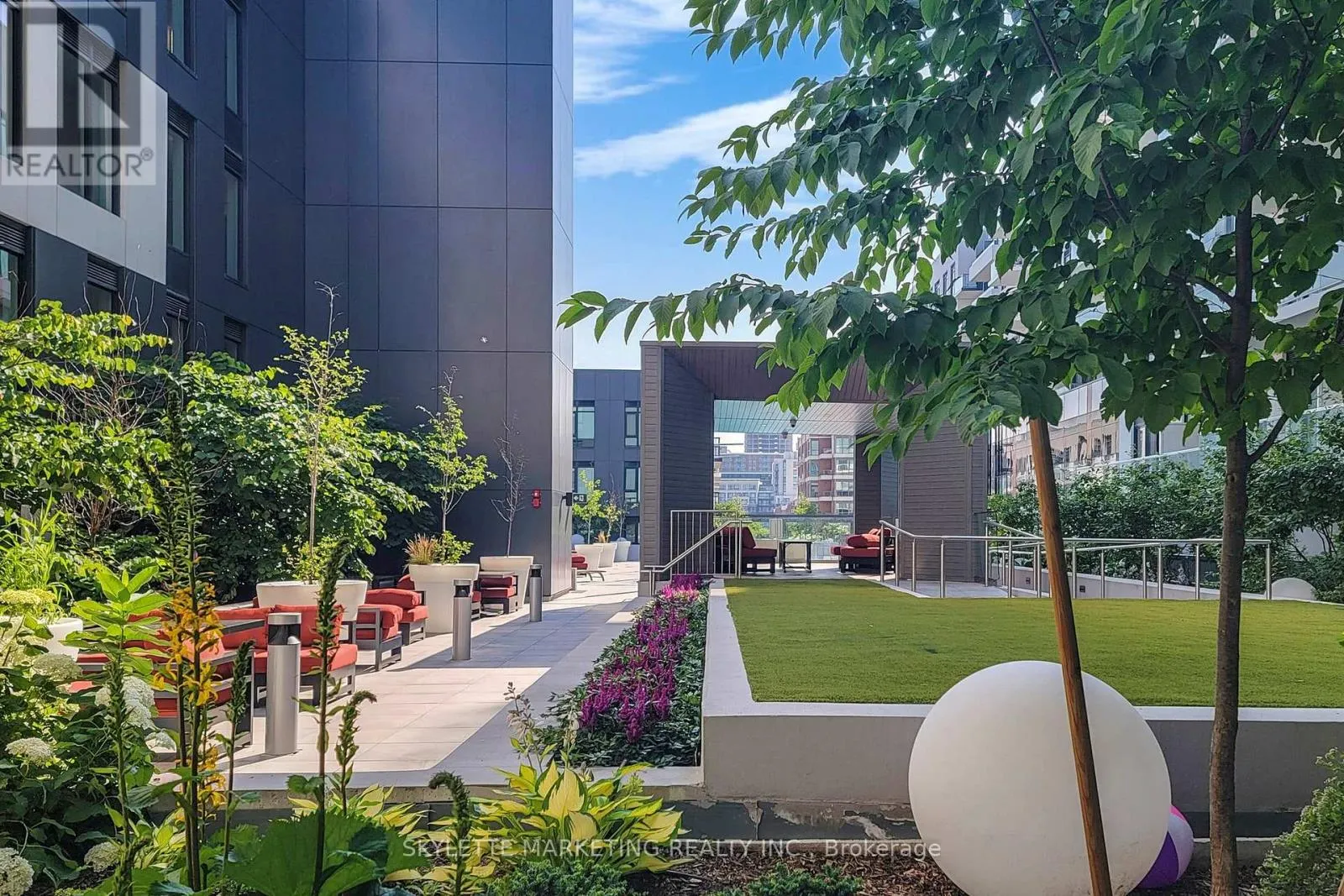 529A - 10 ROUGE VALLEY DRIVE W