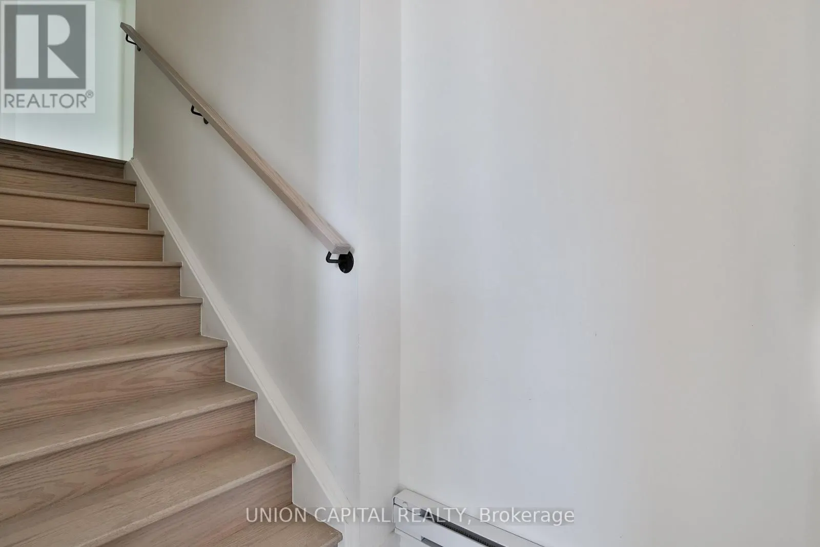 203 - 2 RED SQUIRREL LANE