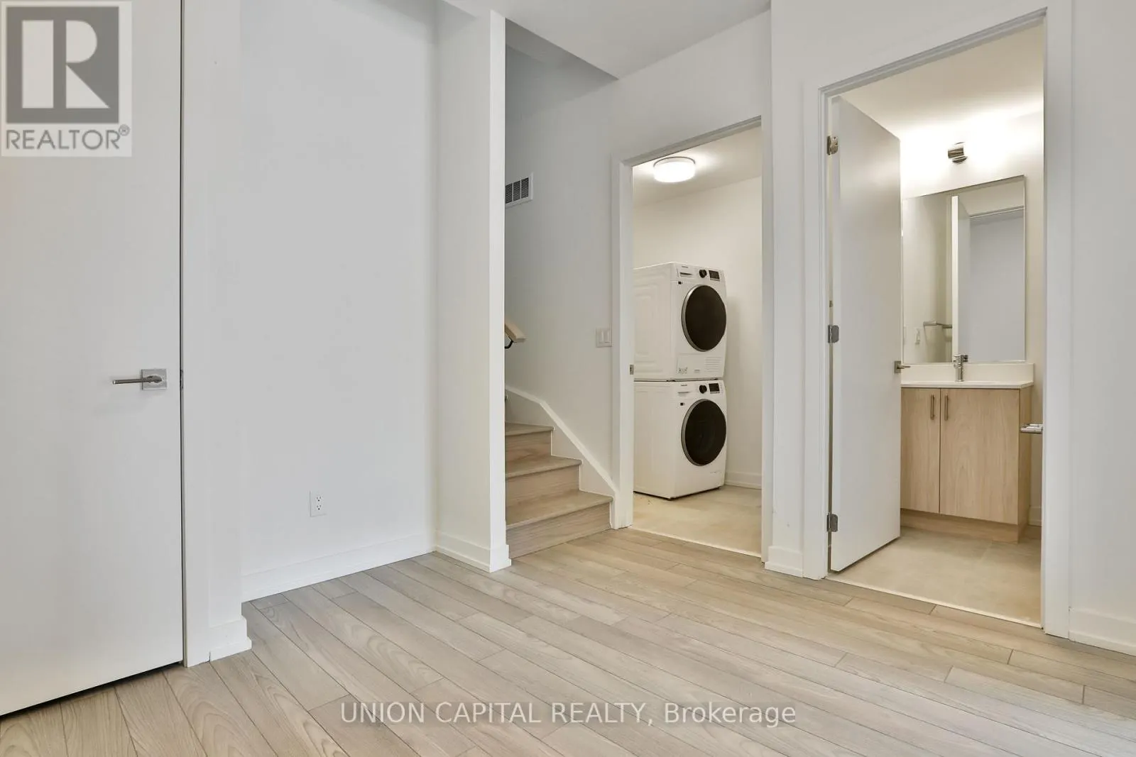 203 - 2 RED SQUIRREL LANE