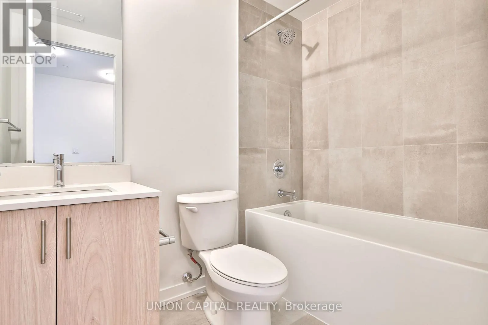 203 - 2 RED SQUIRREL LANE