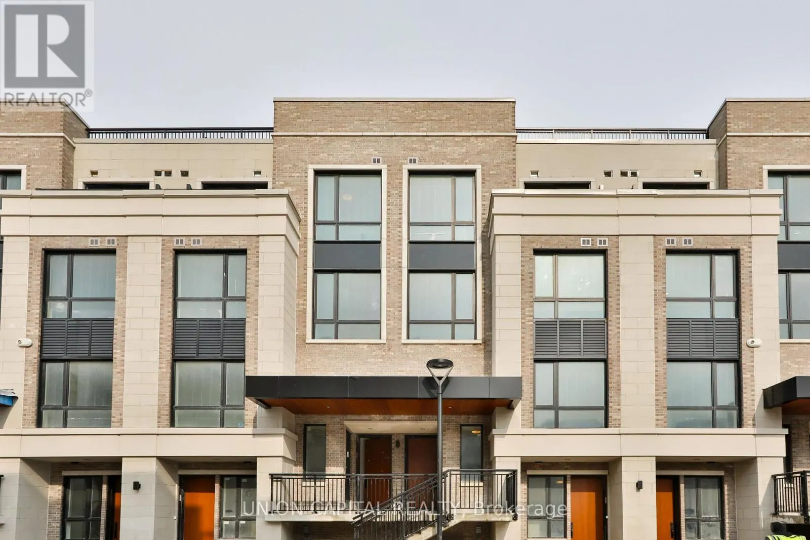 203 - 2 RED SQUIRREL LANE