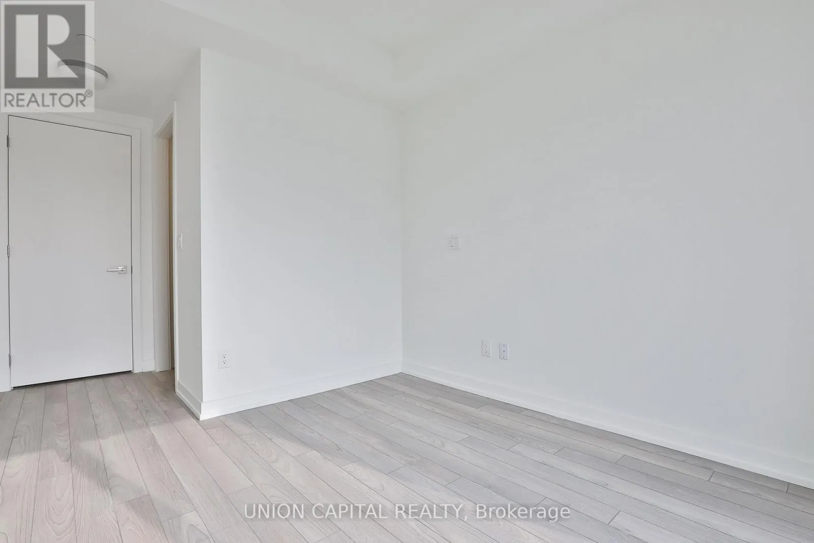 203 - 2 RED SQUIRREL LANE