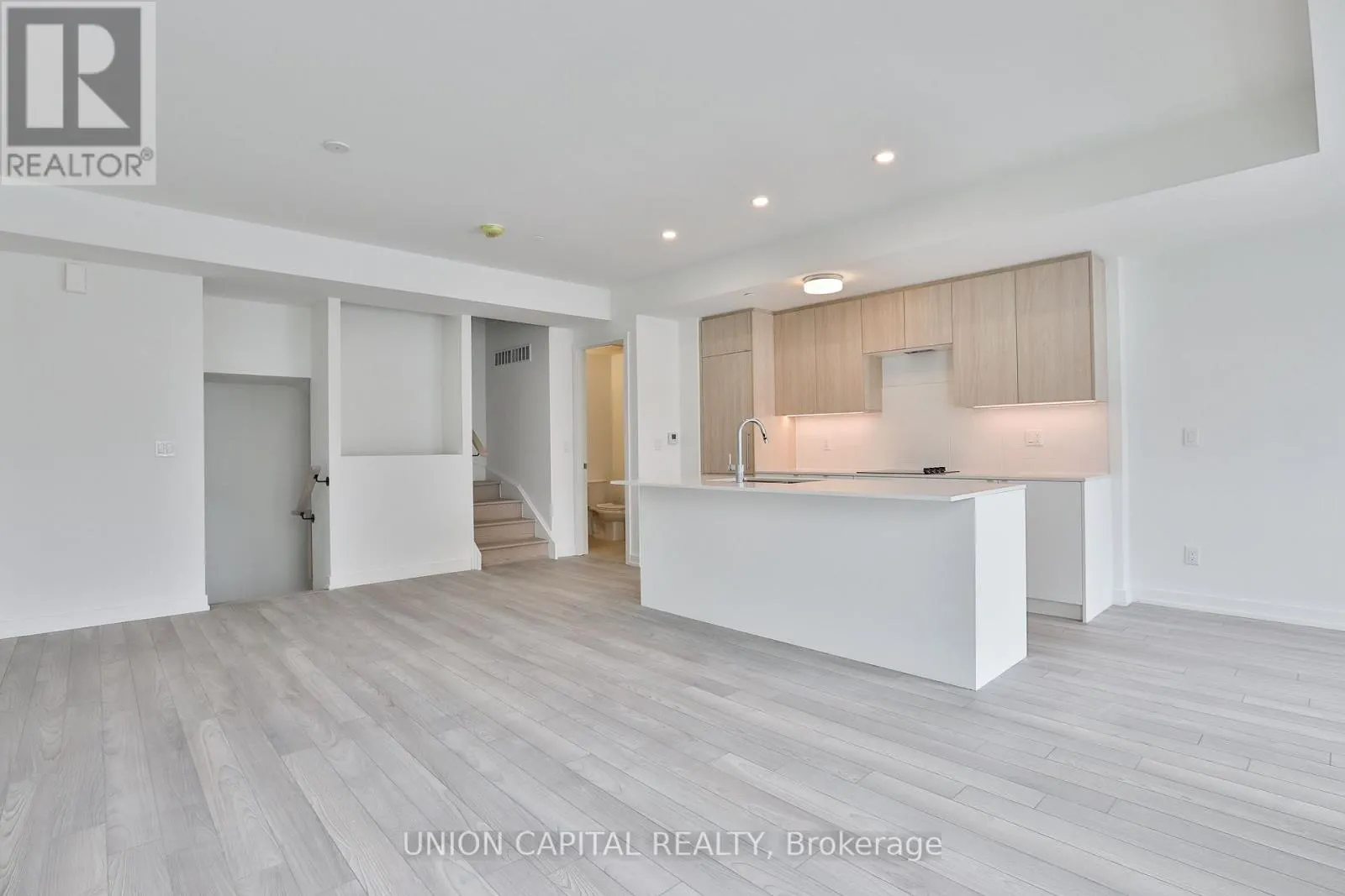 203 - 2 RED SQUIRREL LANE