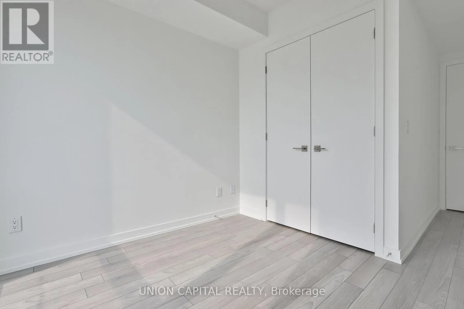 203 - 2 RED SQUIRREL LANE