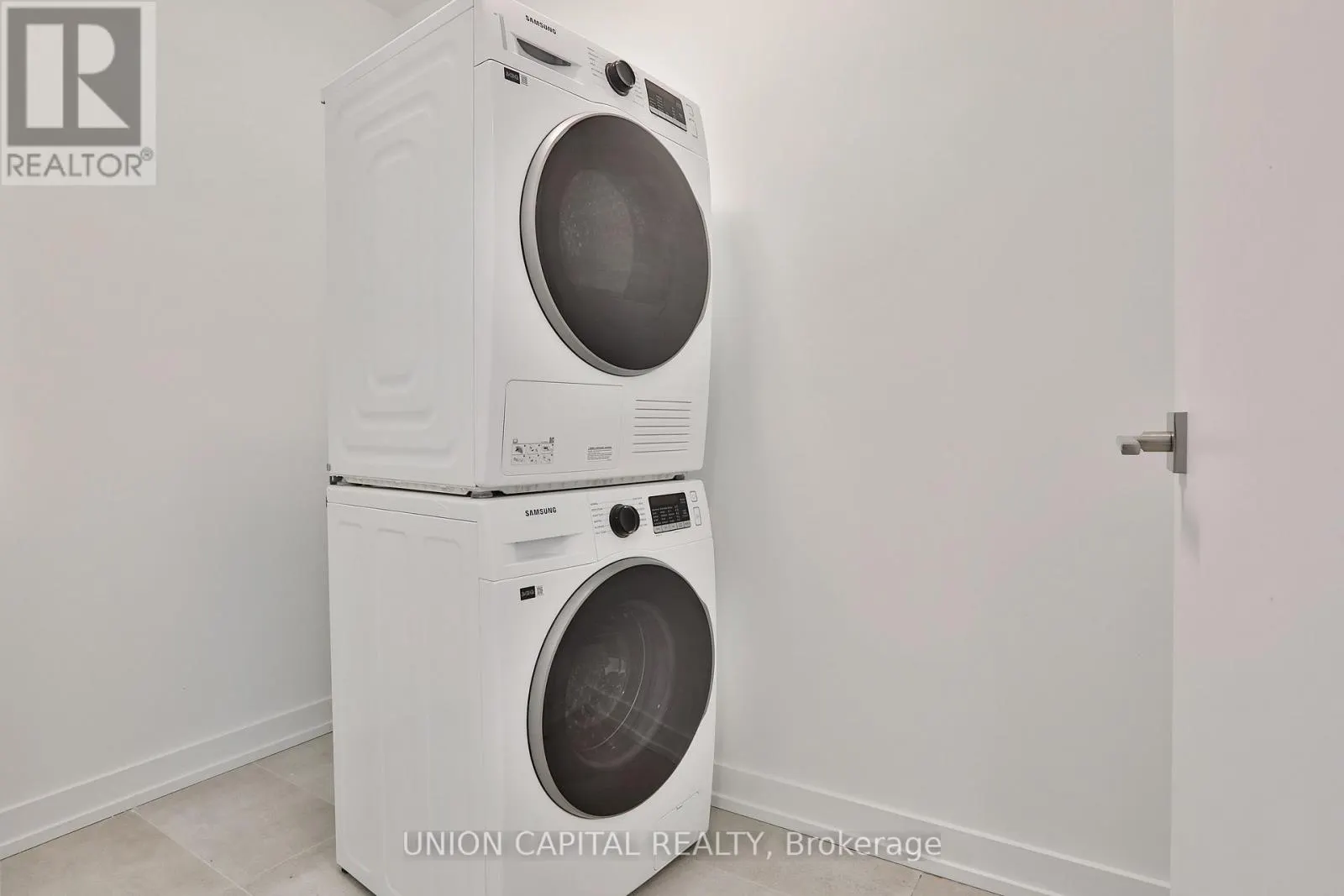 203 - 2 RED SQUIRREL LANE