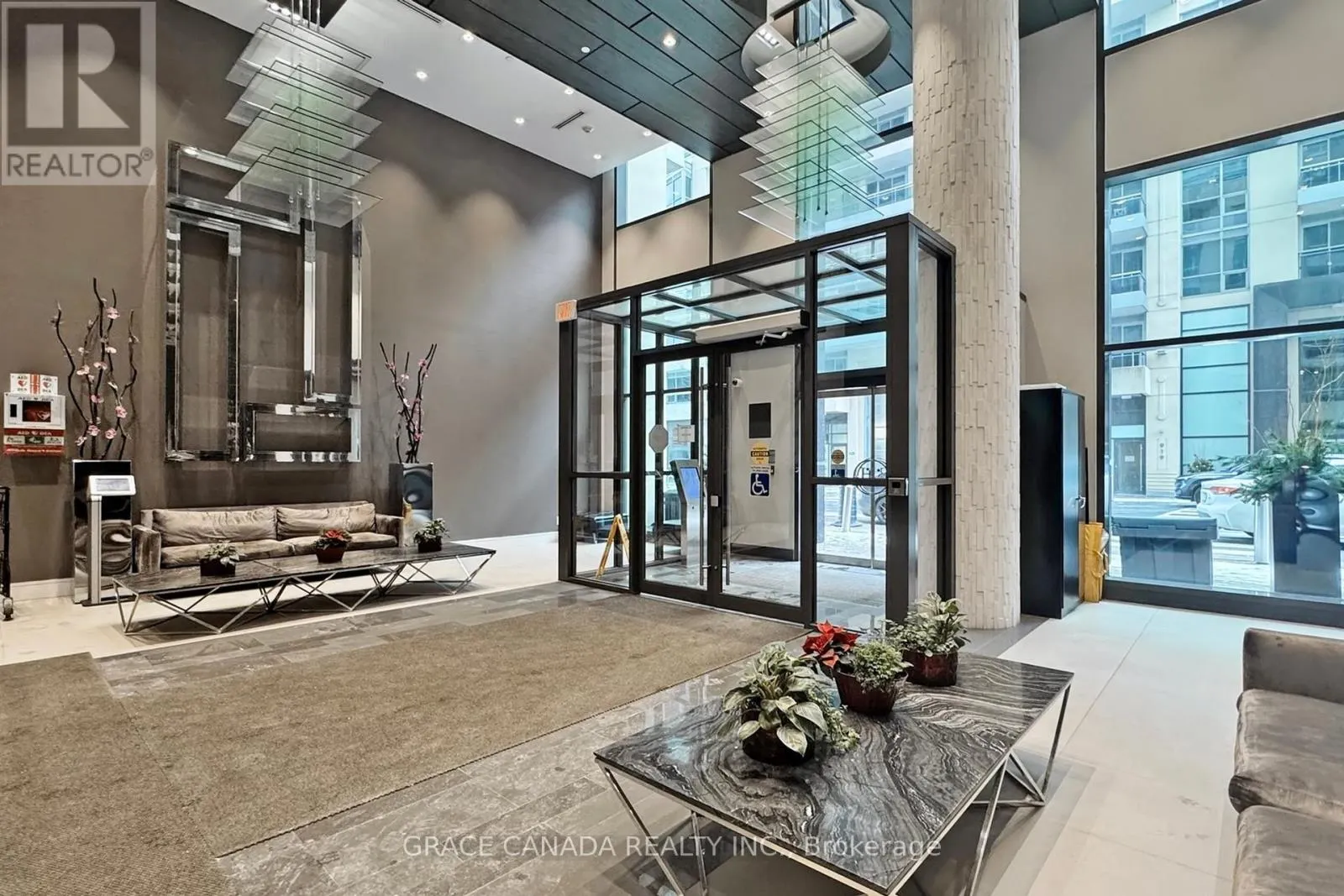 409 - 9205 YONGE STREET