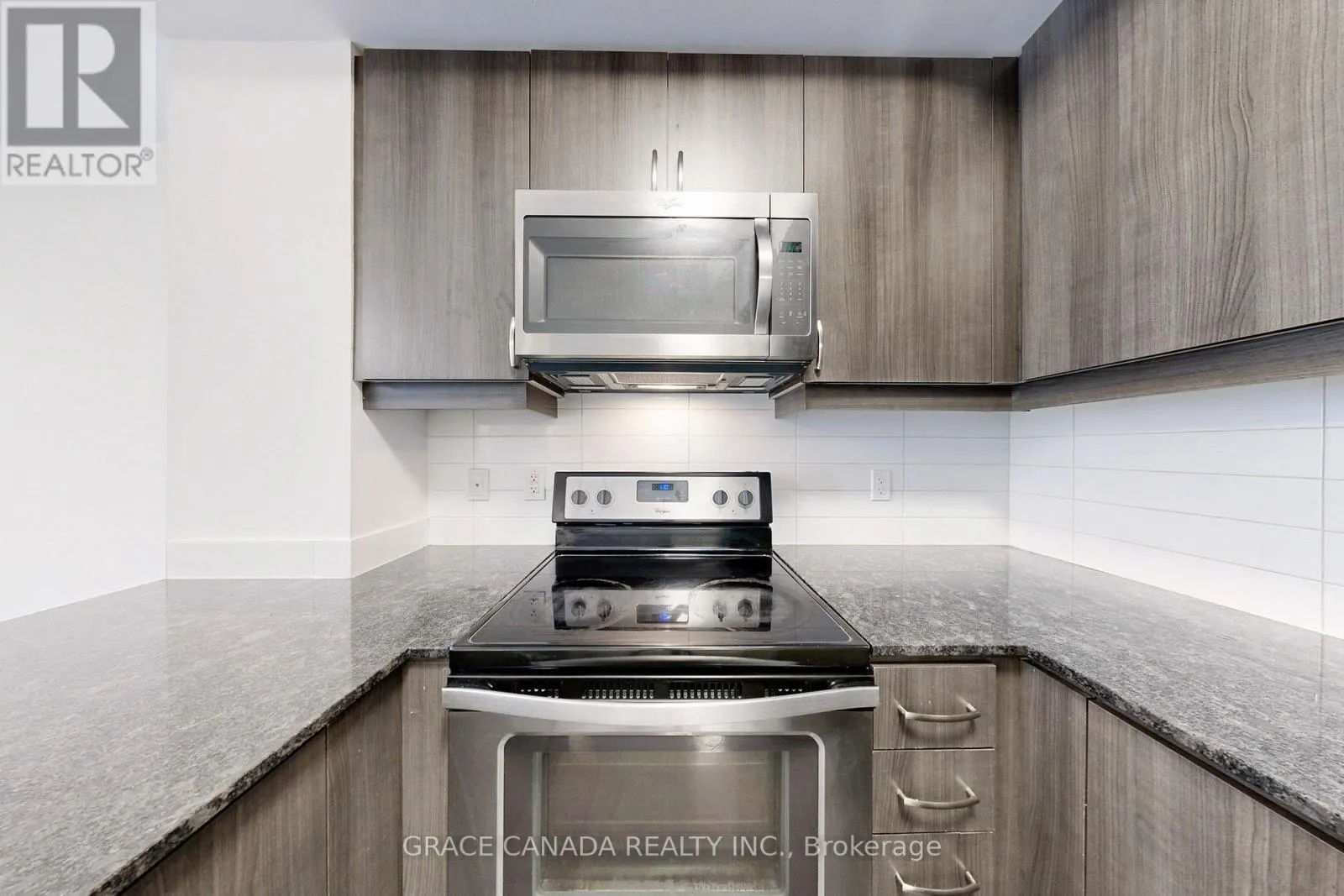 409 - 9205 YONGE STREET