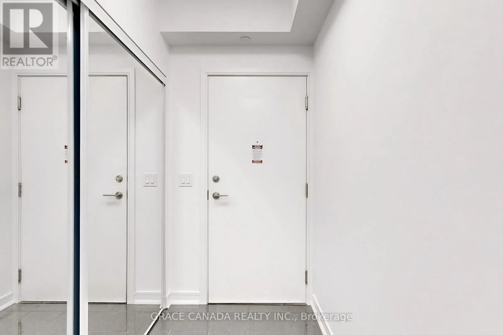 409 - 9205 YONGE STREET