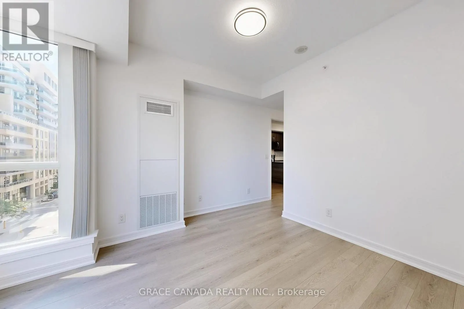 409 - 9205 YONGE STREET