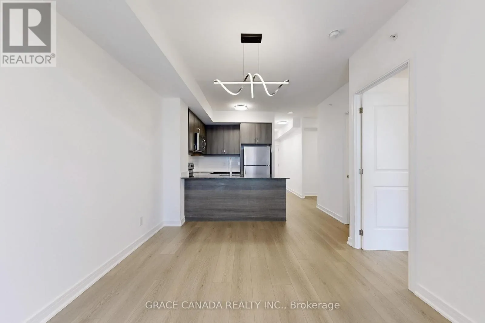 409 - 9205 YONGE STREET