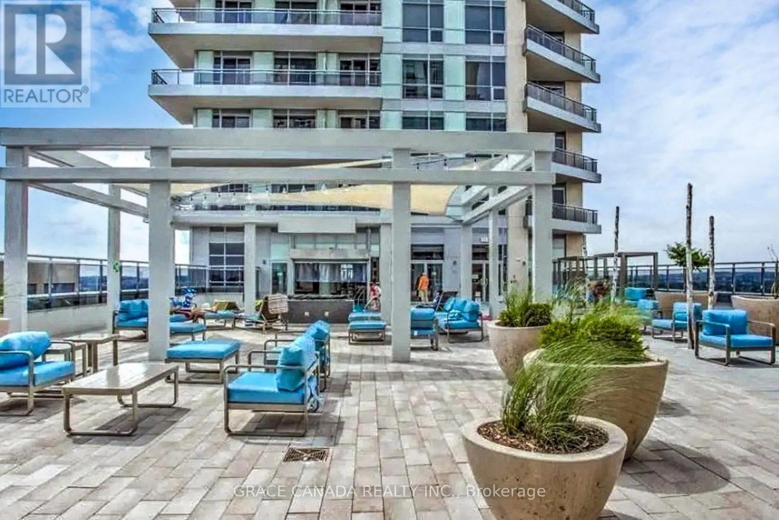 409 - 9205 YONGE STREET