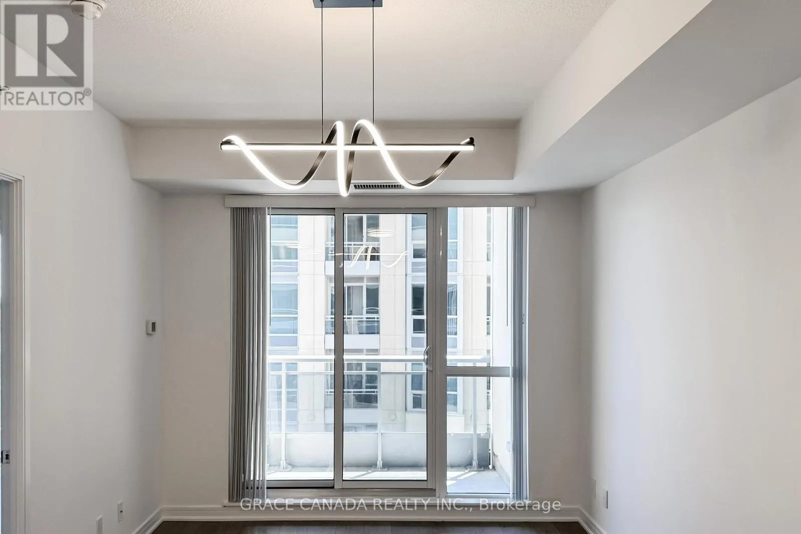 409 - 9205 YONGE STREET