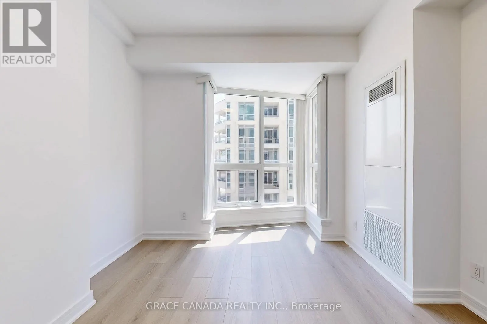 409 - 9205 YONGE STREET