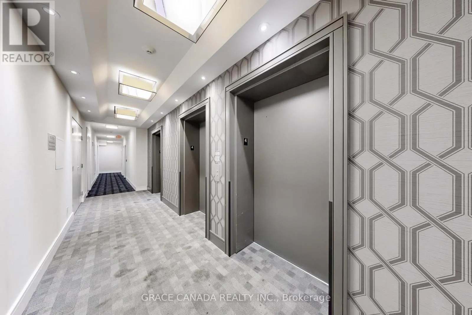 409 - 9205 YONGE STREET