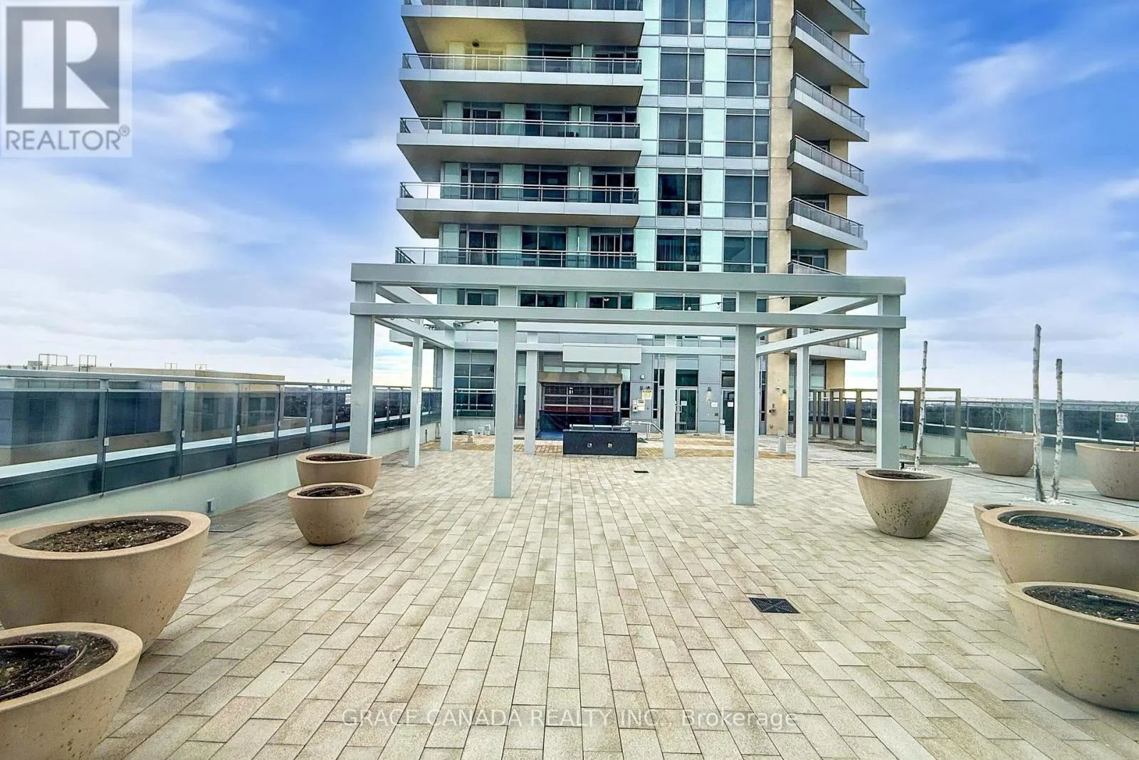 409 - 9205 YONGE STREET