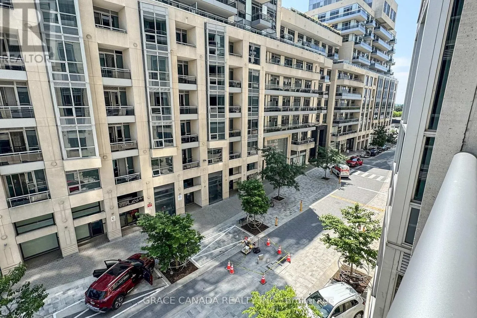 409 - 9205 YONGE STREET