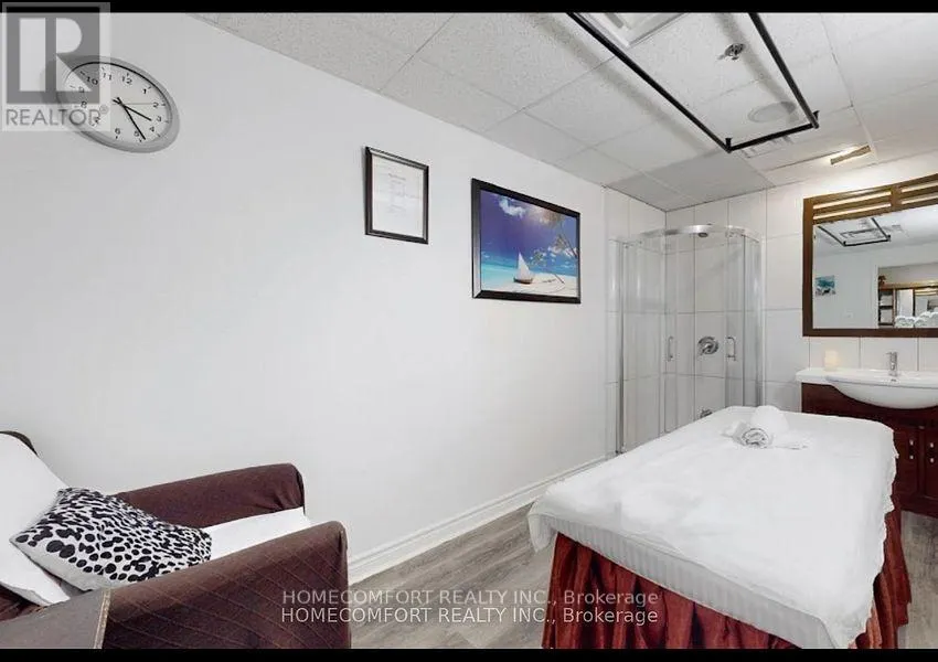 3 - 165 EAST BEAVER CREEK ROAD