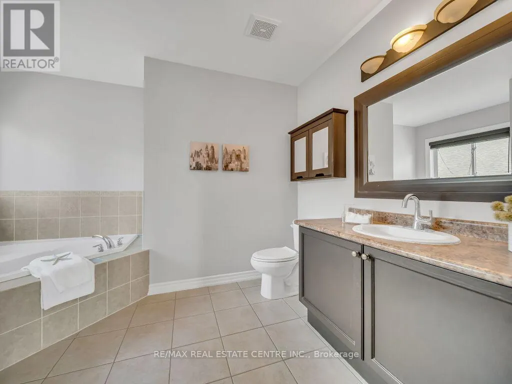 45 STONEMOUNT CRESCENT