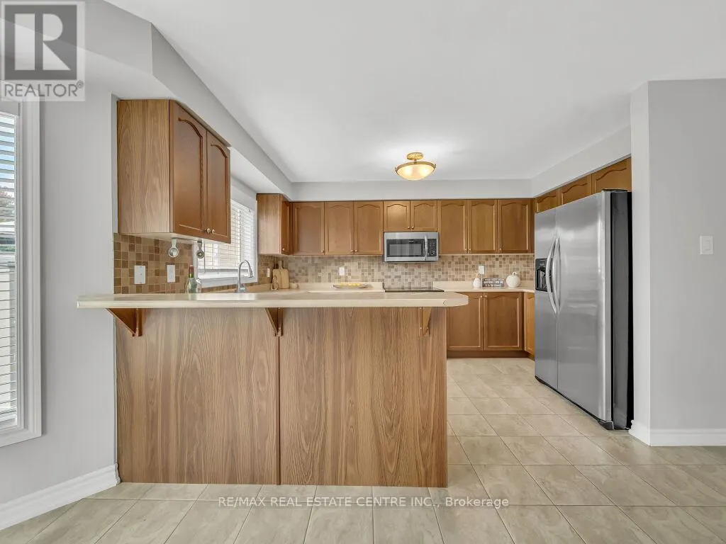 45 STONEMOUNT CRESCENT