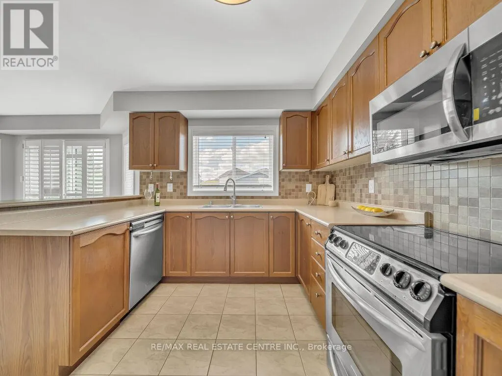 45 STONEMOUNT CRESCENT