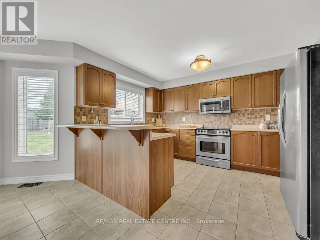 45 STONEMOUNT CRESCENT