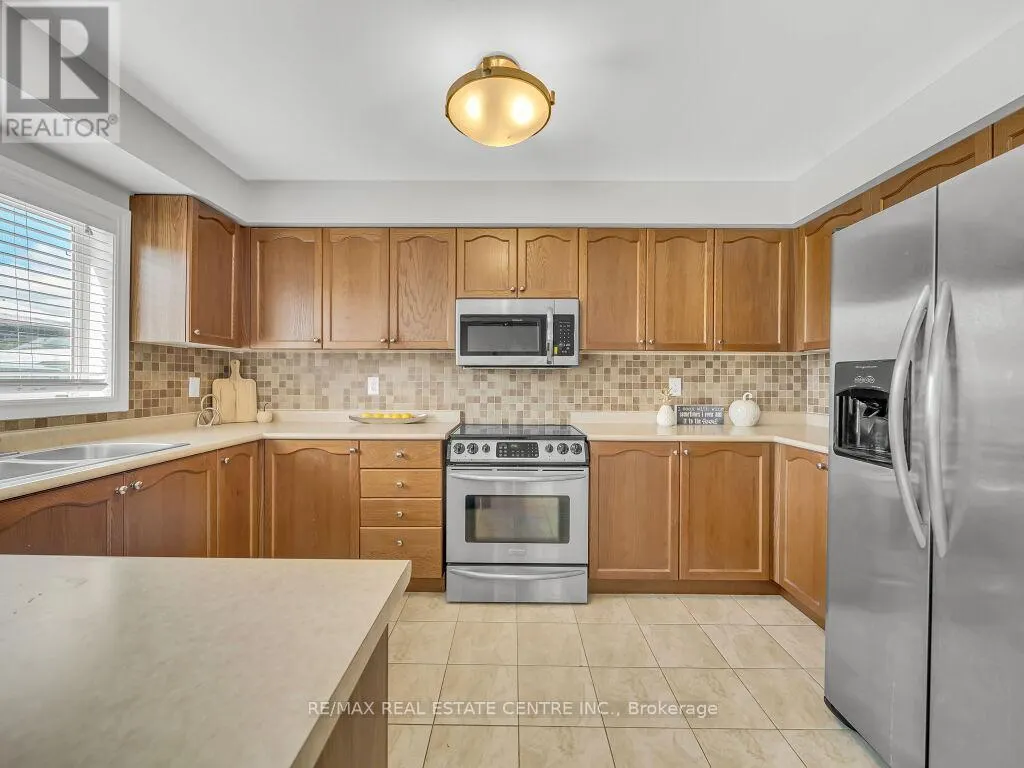 45 STONEMOUNT CRESCENT