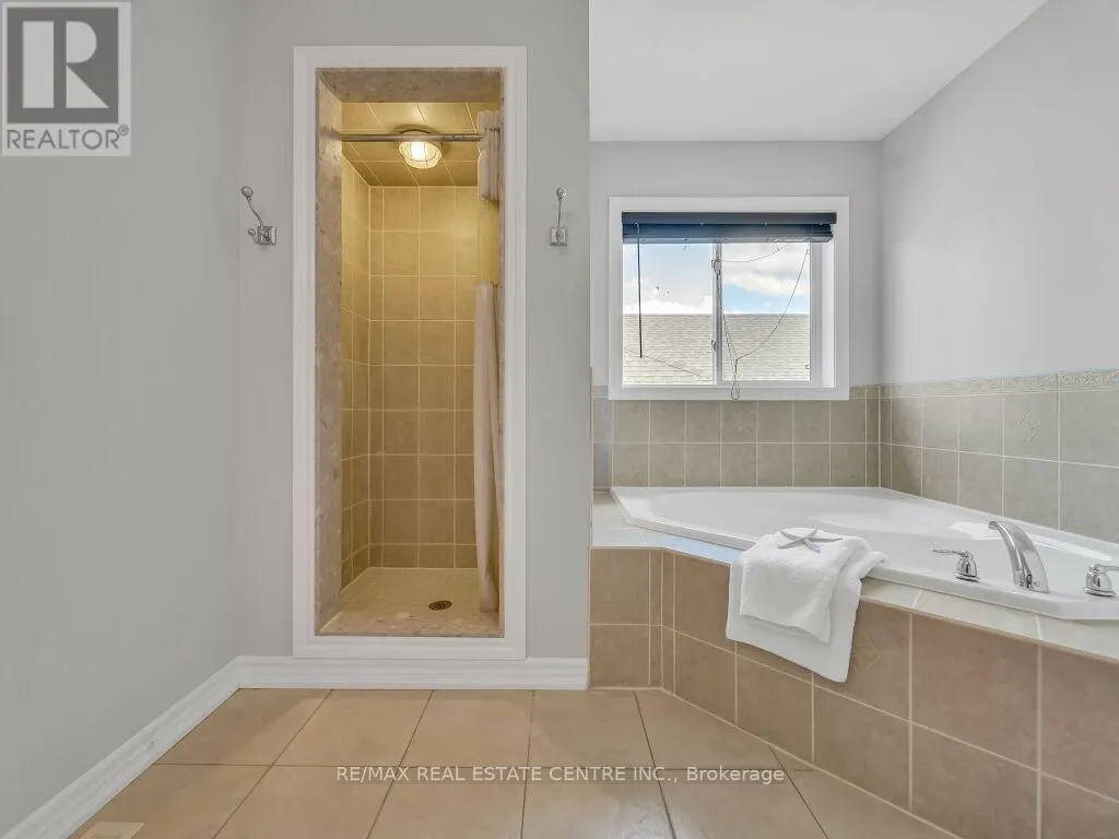 45 STONEMOUNT CRESCENT