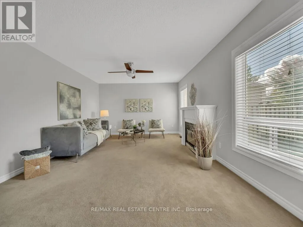 45 STONEMOUNT CRESCENT