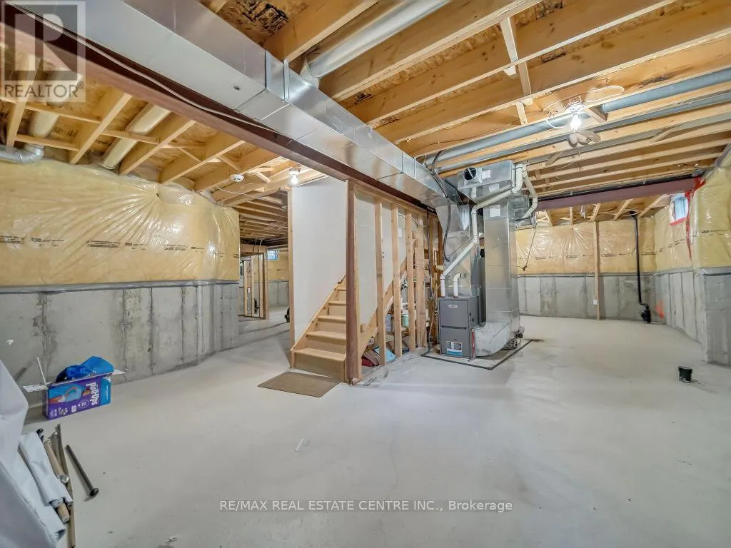 45 STONEMOUNT CRESCENT