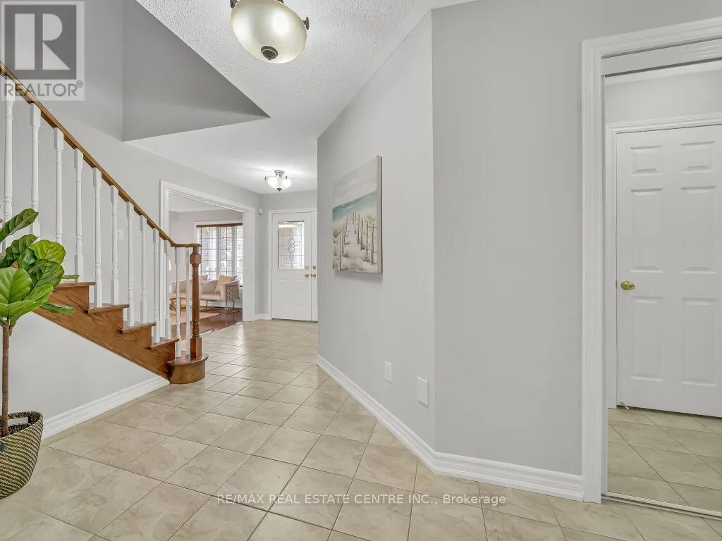 45 STONEMOUNT CRESCENT