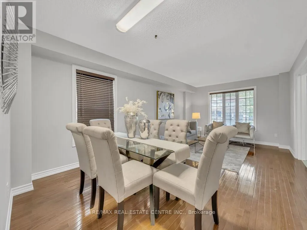 45 STONEMOUNT CRESCENT