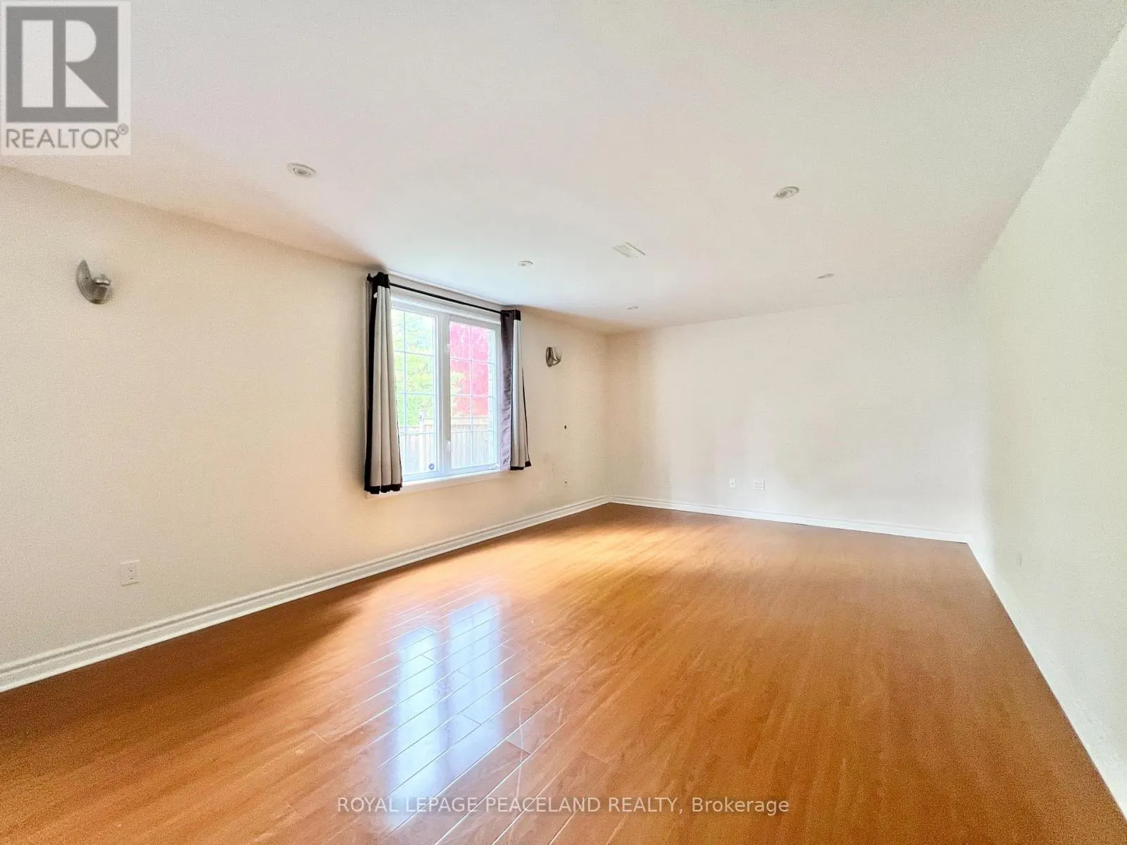 73 CASTLEGLEN BOULEVARD