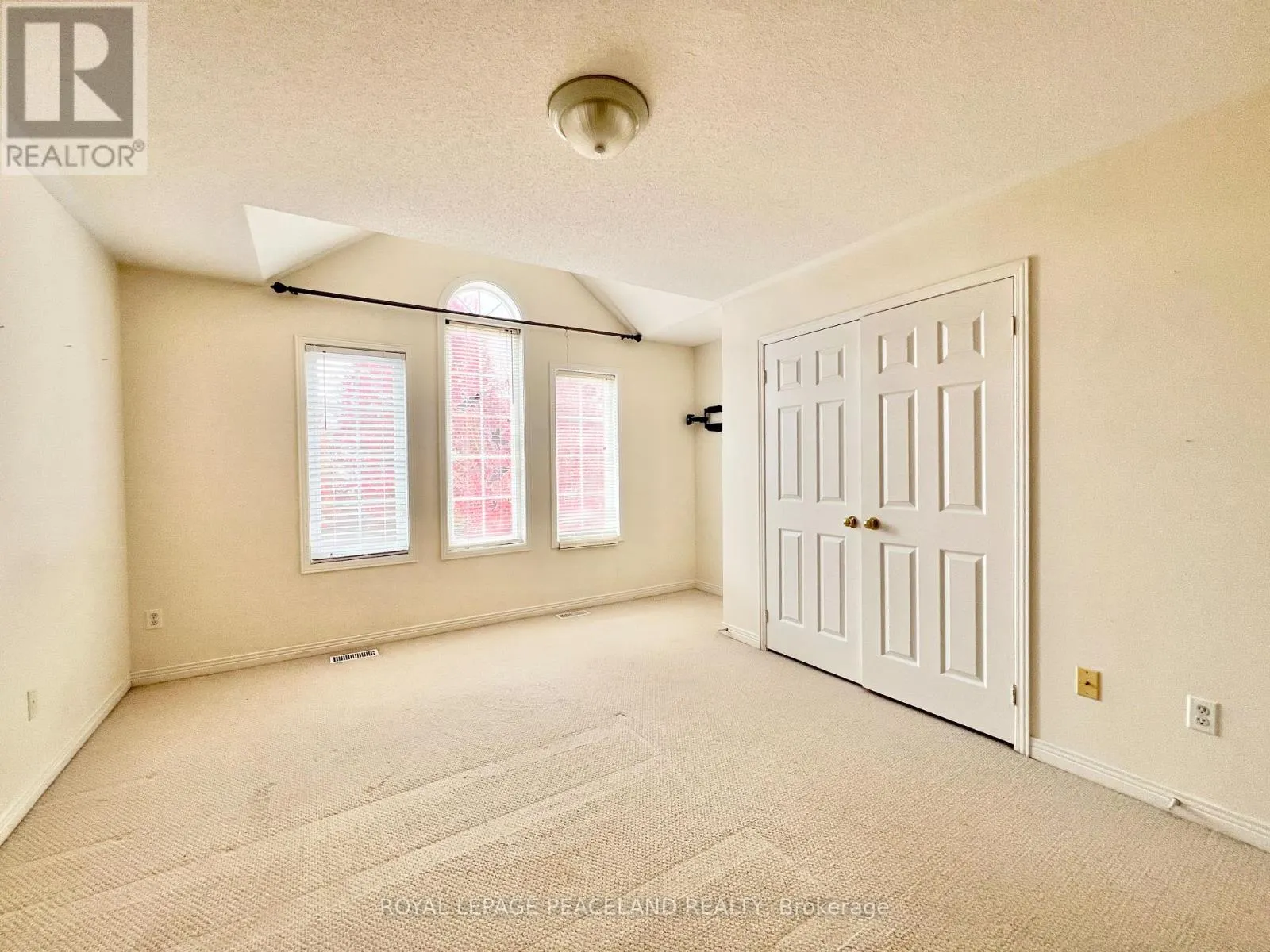 73 CASTLEGLEN BOULEVARD