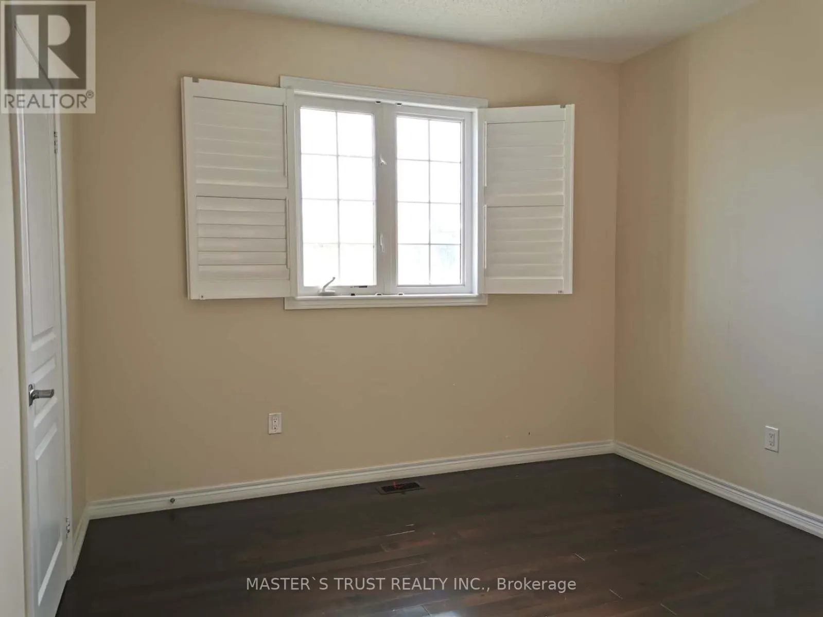 16 WILLIAM BARTLETT DRIVE