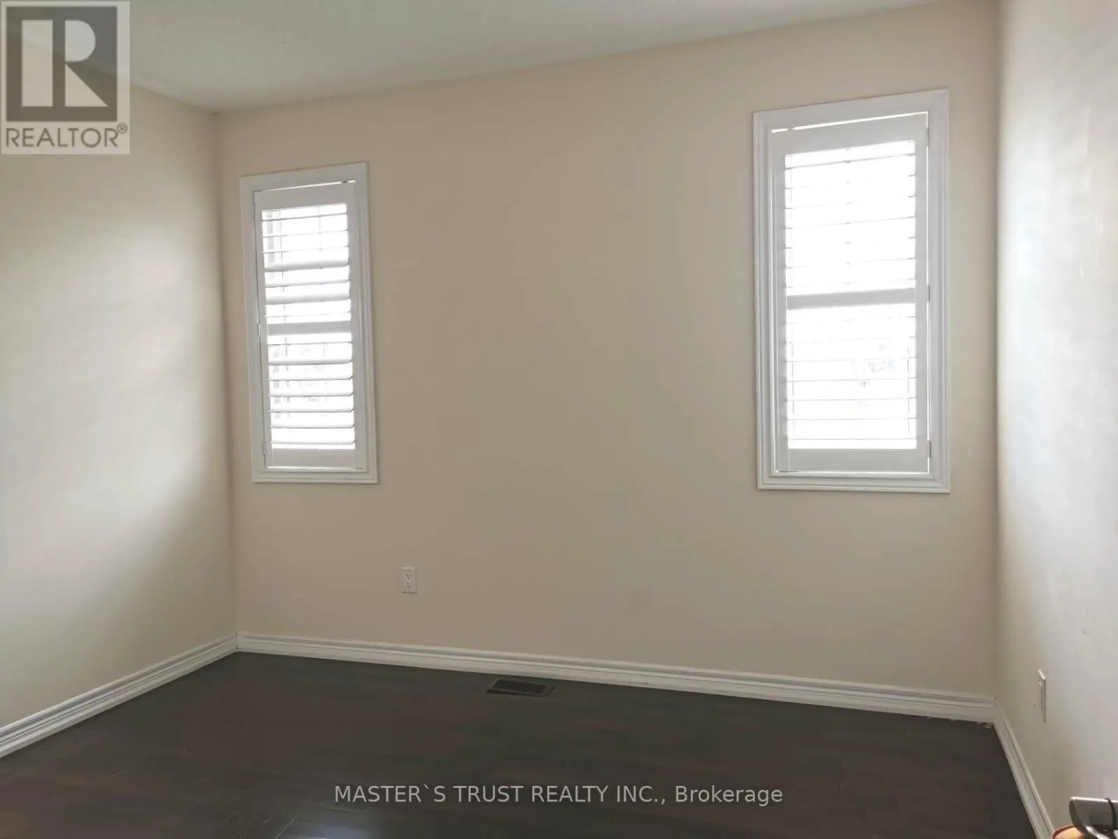 16 WILLIAM BARTLETT DRIVE