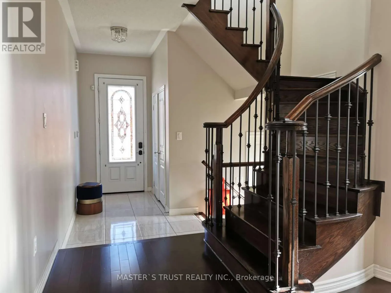 16 WILLIAM BARTLETT DRIVE