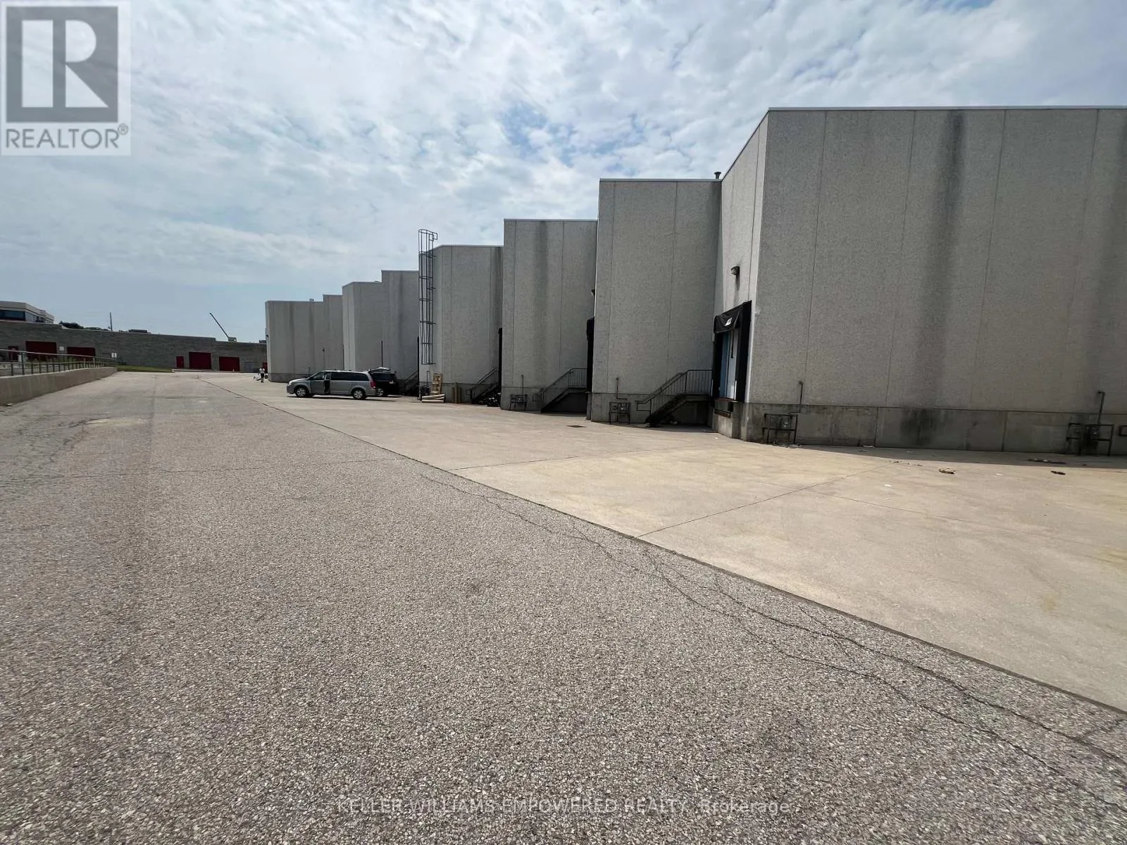 3 - 85 ROYAL CREST COURT