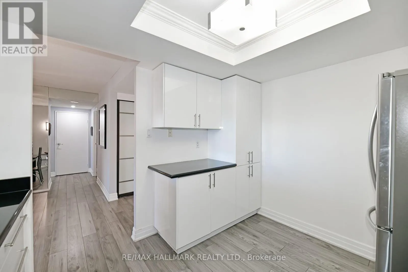 808 - 7601 BATHURST STREET