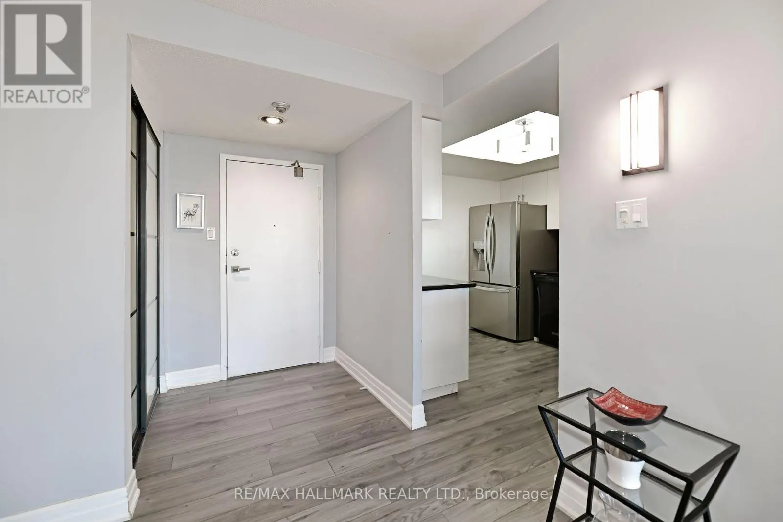 808 - 7601 BATHURST STREET