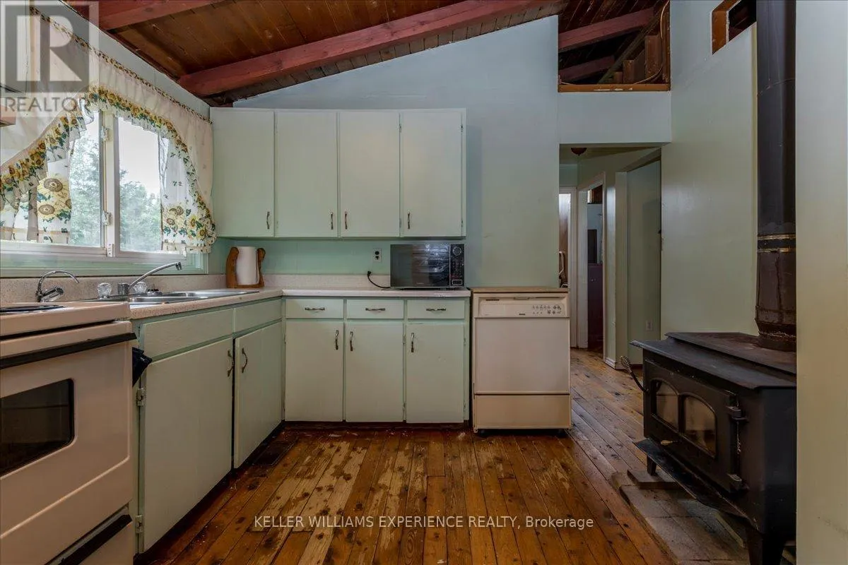 865 BLACKWOODS AVENUE