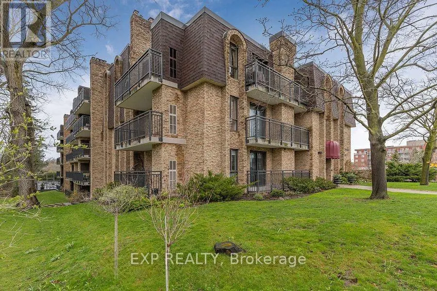 104 - 15390 YONGE STREET