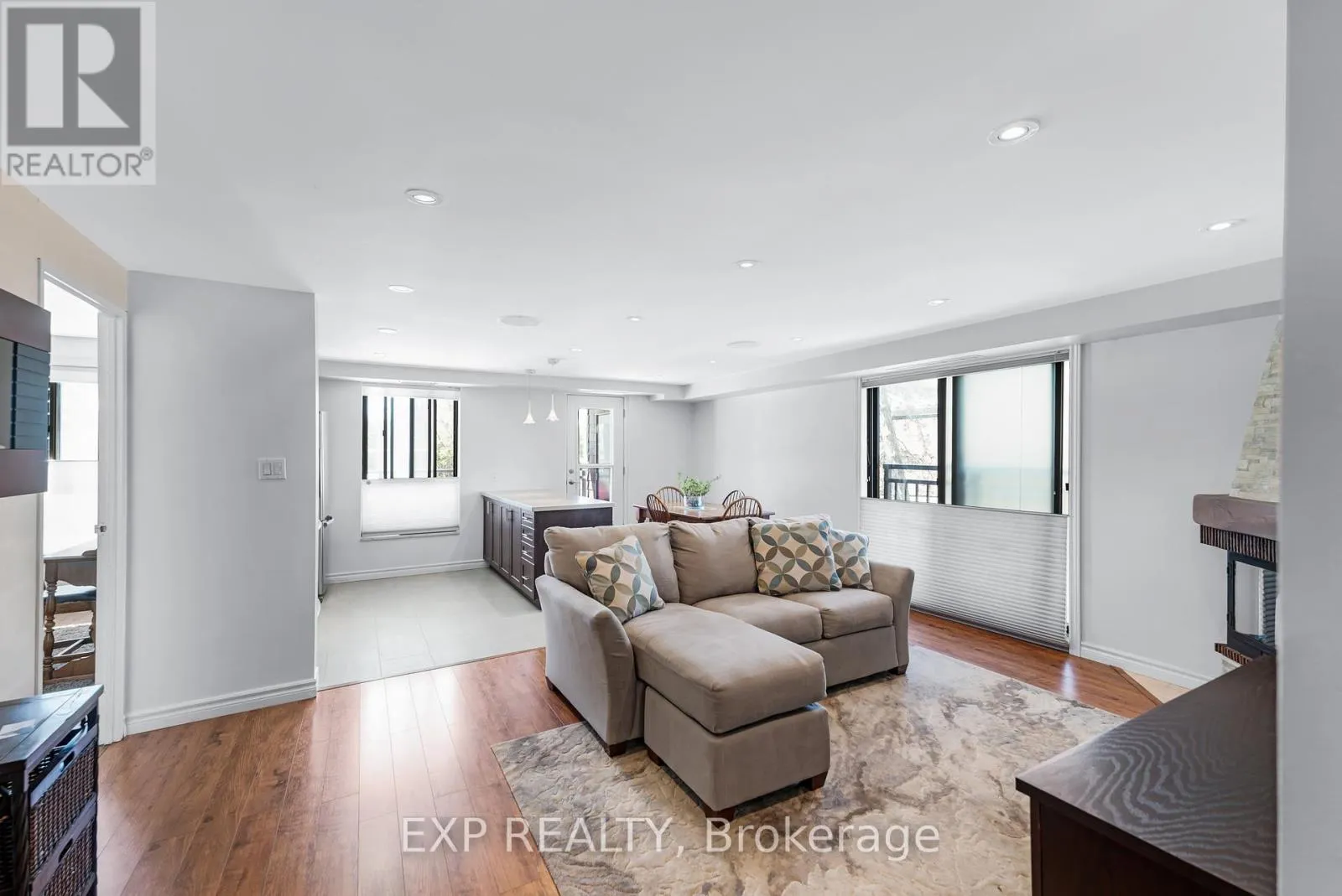 104 - 15390 YONGE STREET