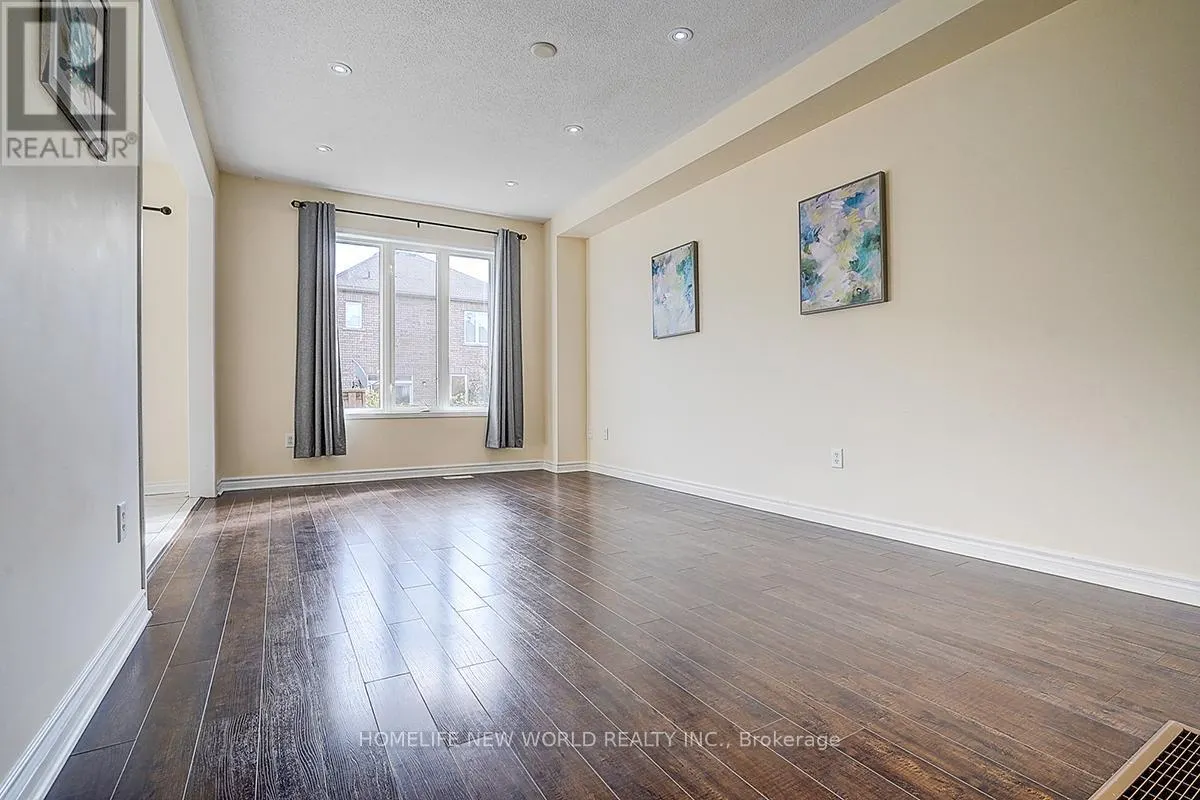 582 FRED MCLAREN BOULEVARD