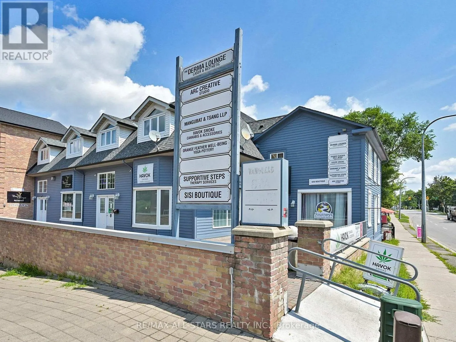 3A - 38 WELLINGTON STREET E