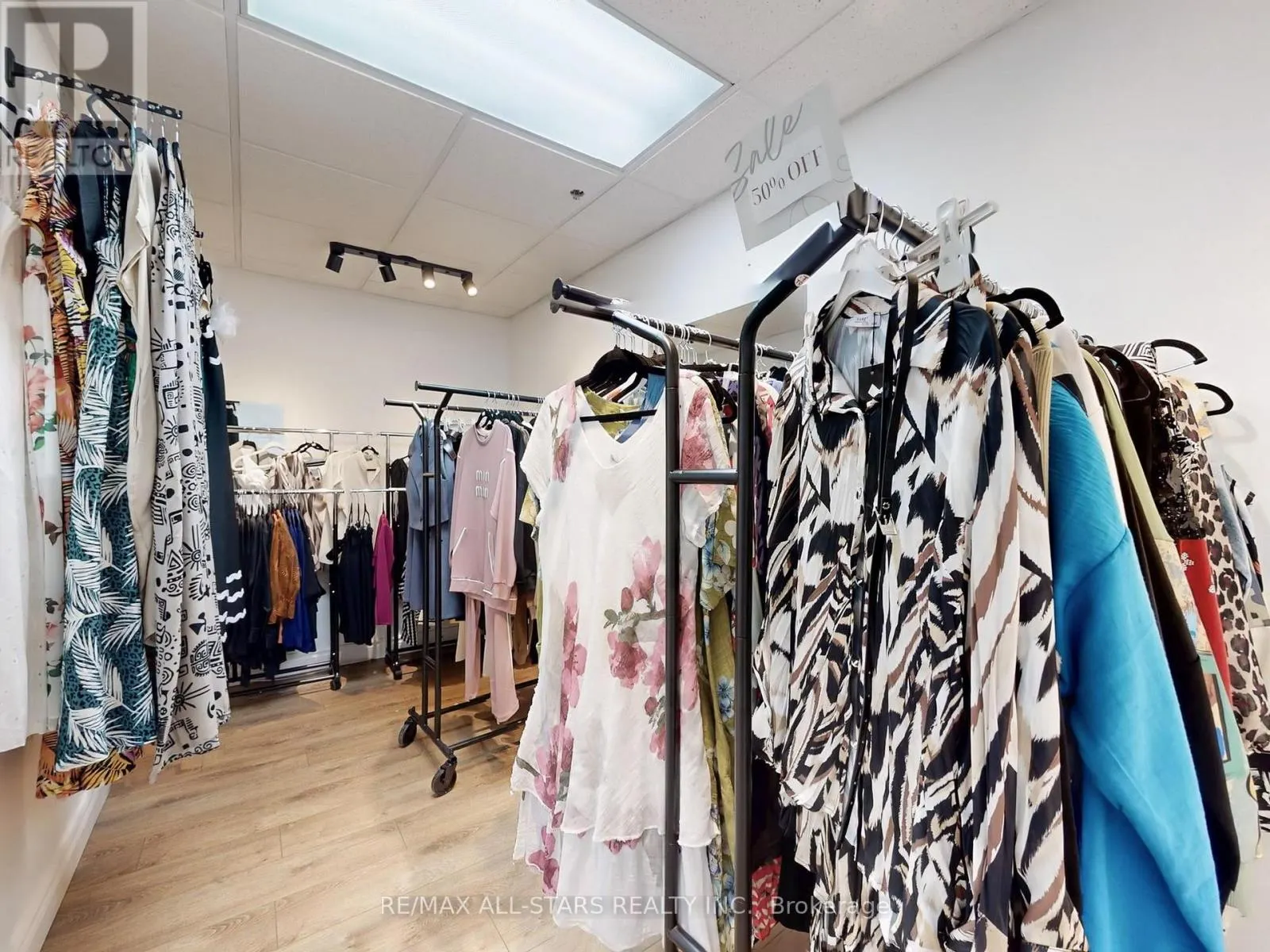 3A - 38 WELLINGTON STREET E