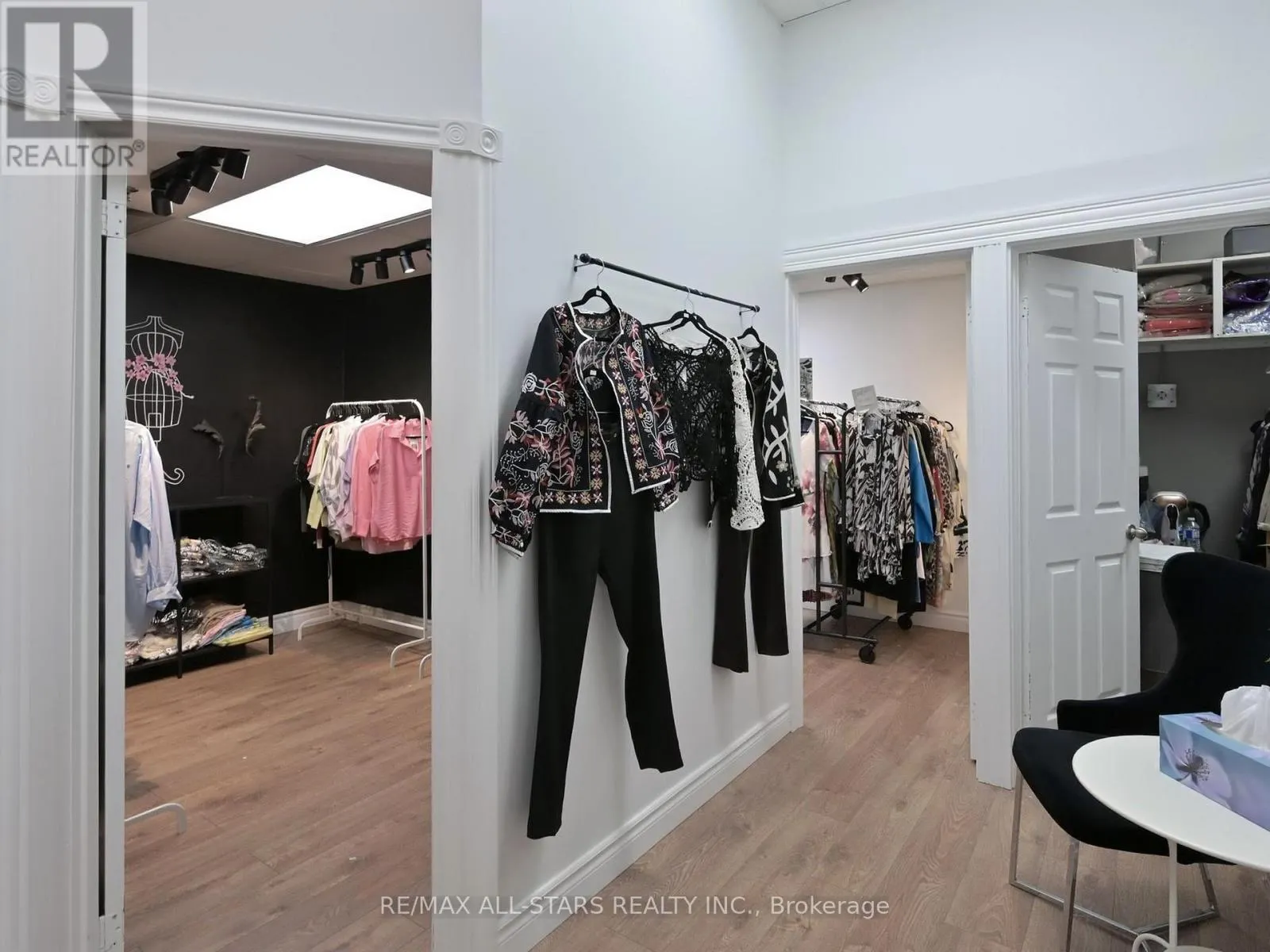 3A - 38 WELLINGTON STREET E