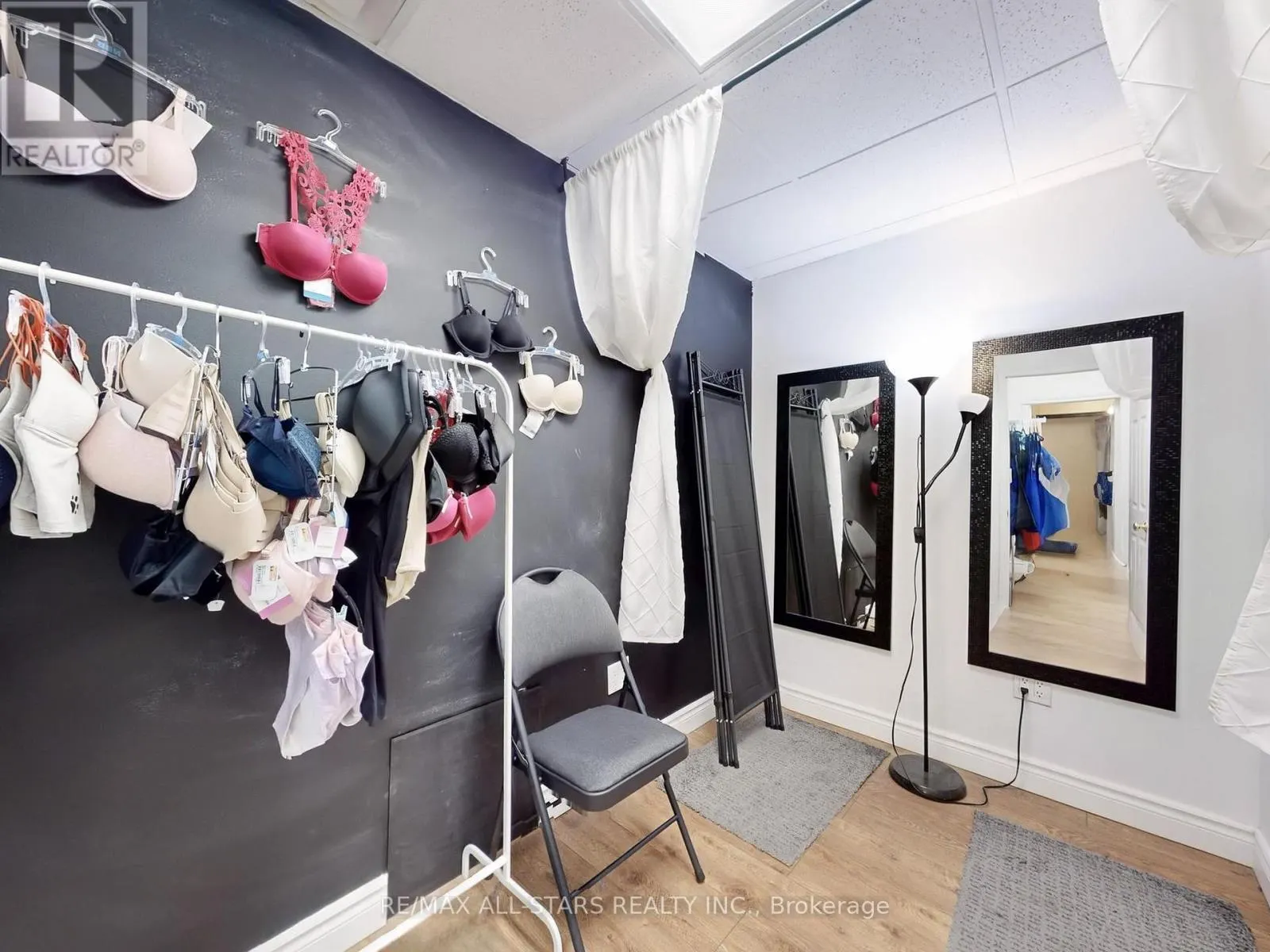 3A - 38 WELLINGTON STREET E