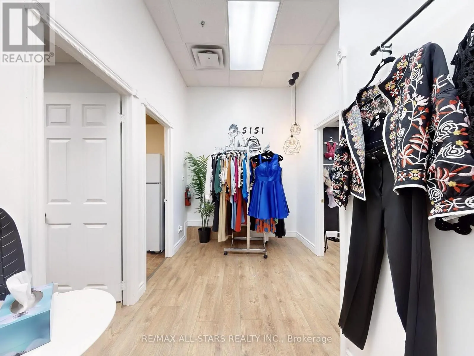 3A - 38 WELLINGTON STREET E